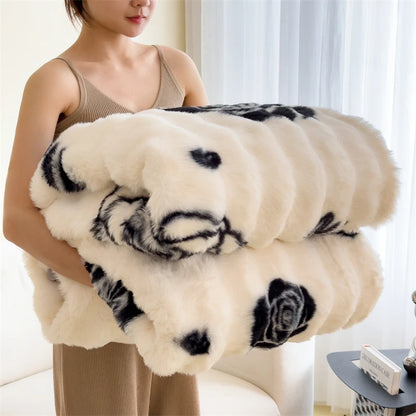 ふわふわな花柄プリントのプラッシュブランケット