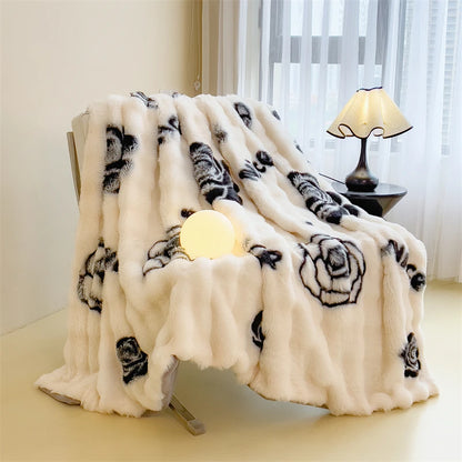 ふわふわな花柄プリントのプラッシュブランケット