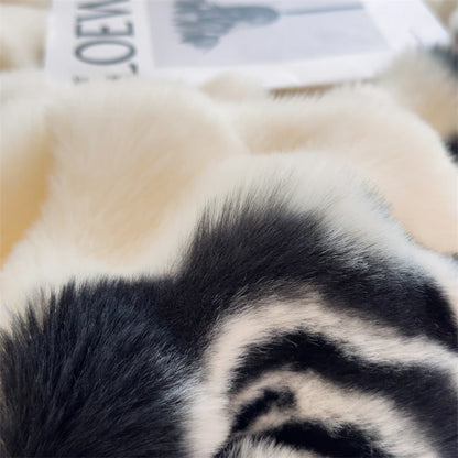 ふわふわな花柄プリントのプラッシュブランケット