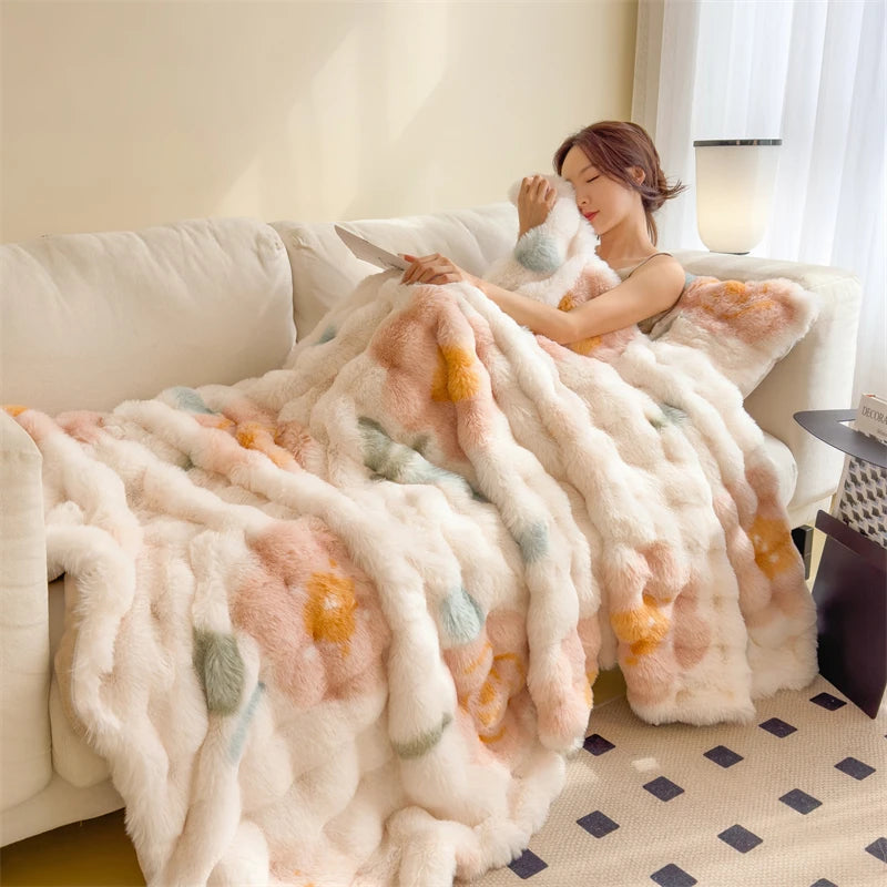 ふわふわな花柄プリントのプラッシュブランケット