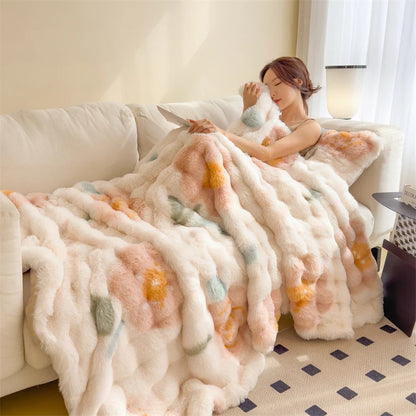 ふわふわな花柄プリントのプラッシュブランケット